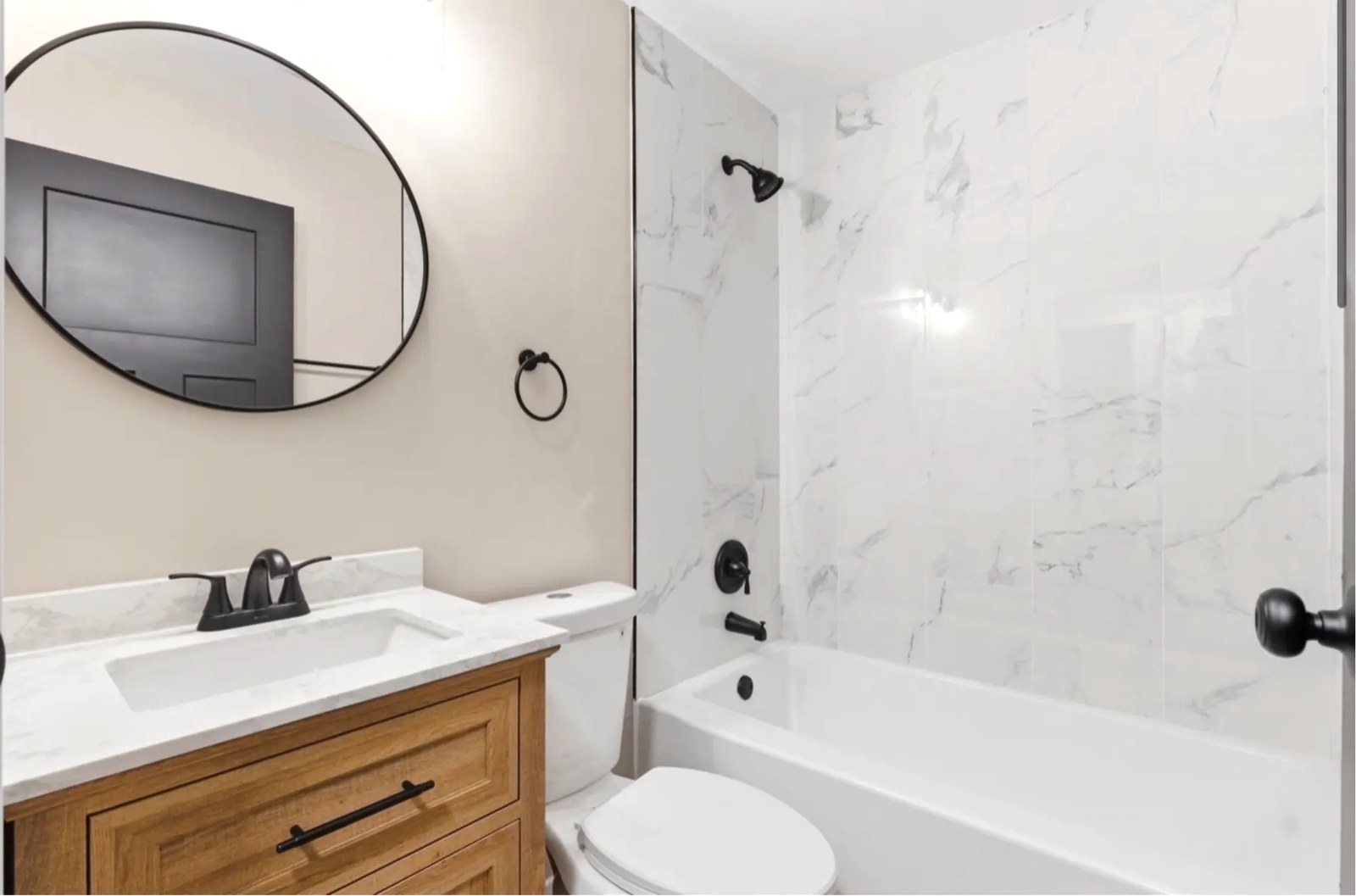 Wood Vanity & Round Mirror Bath Remodel