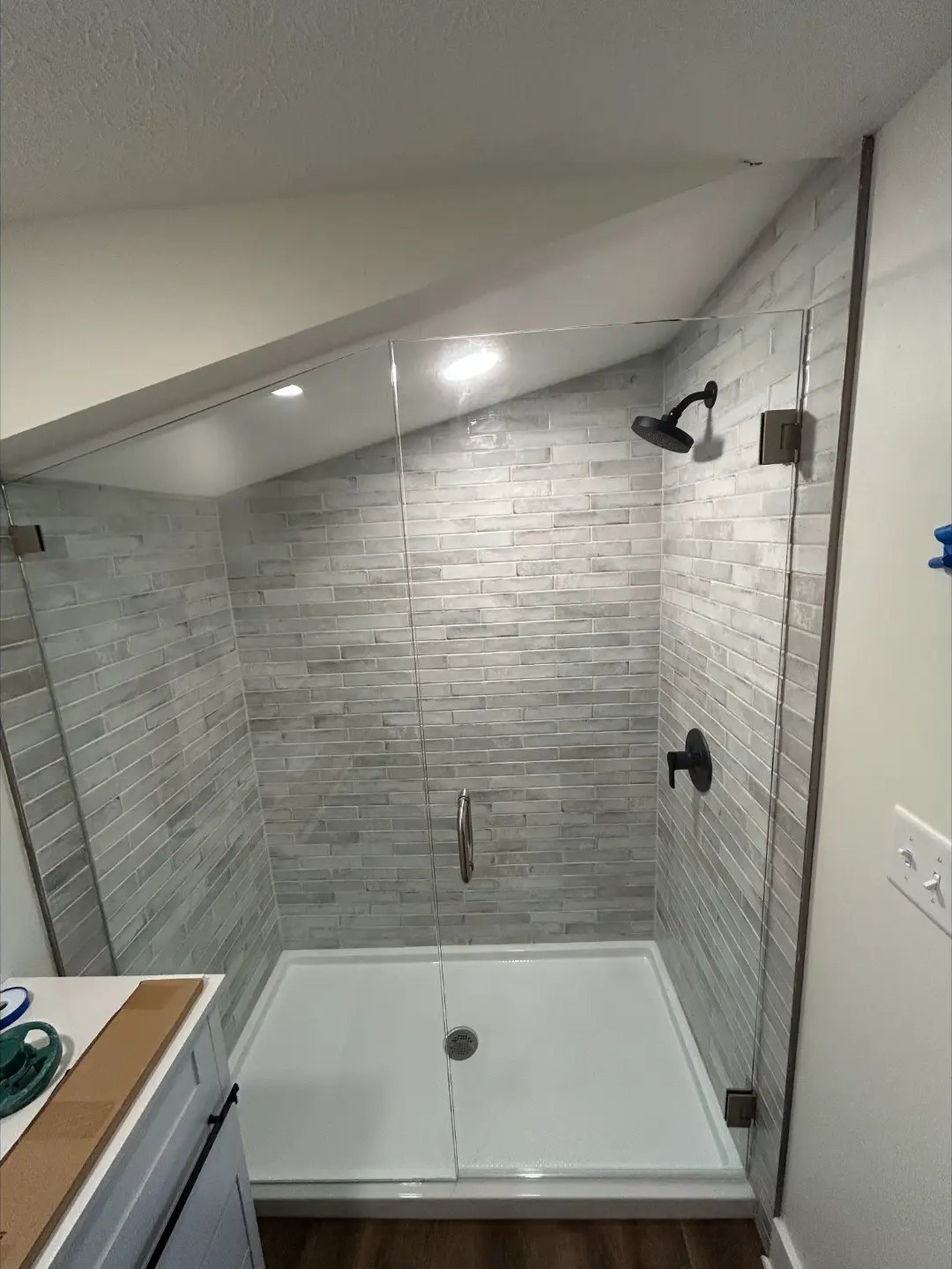 Frameless Glass Shower & Tile Surround